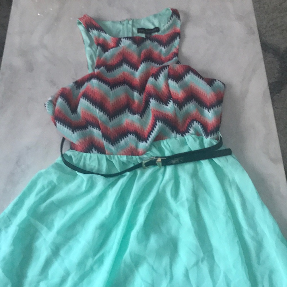 Dress - Picture 2 of 4